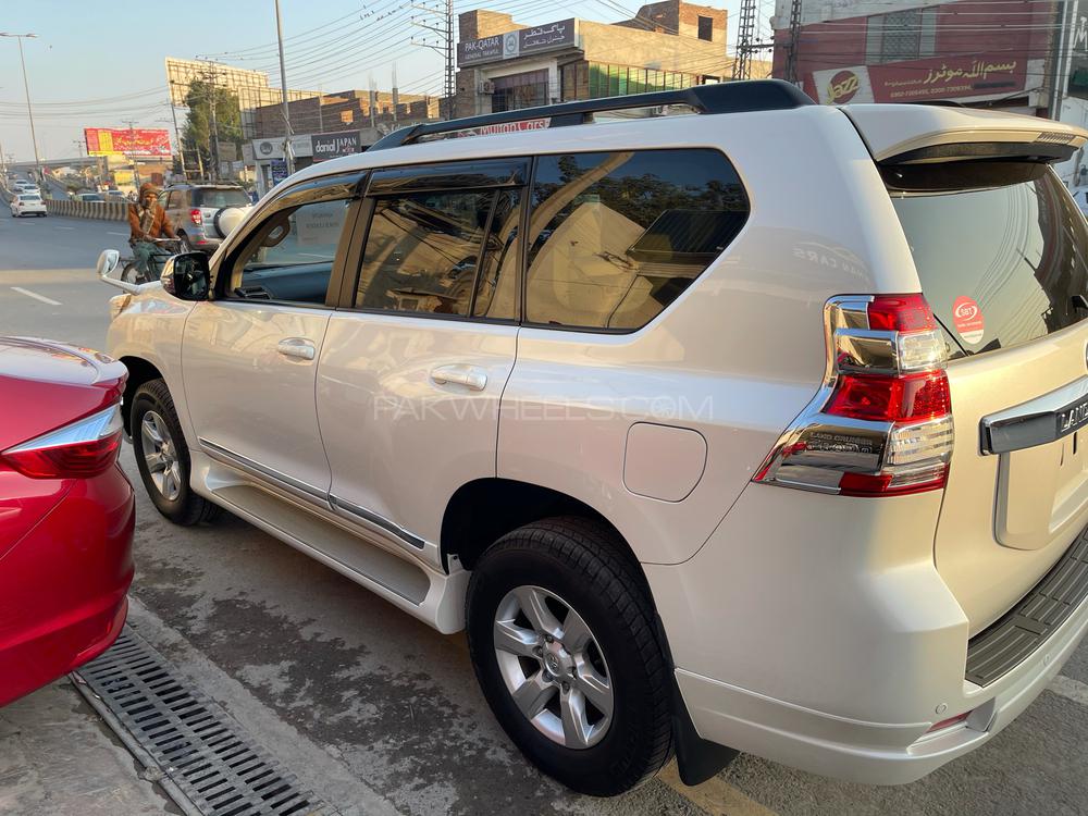 Toyota Prado 2015 for Sale in Multan Toyota Prado 2015 for Sale in Multan Image-4