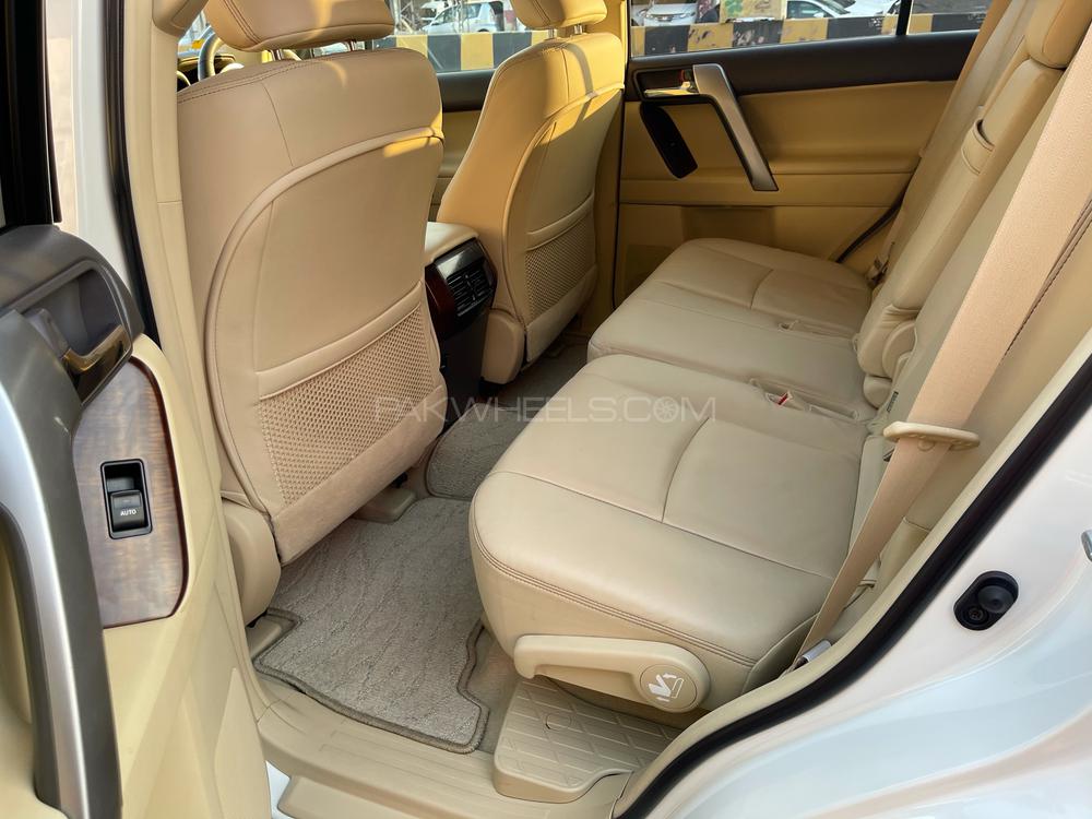 Toyota Prado 2015 for Sale in Multan Toyota Prado 2015 for Sale in Multan Image-7