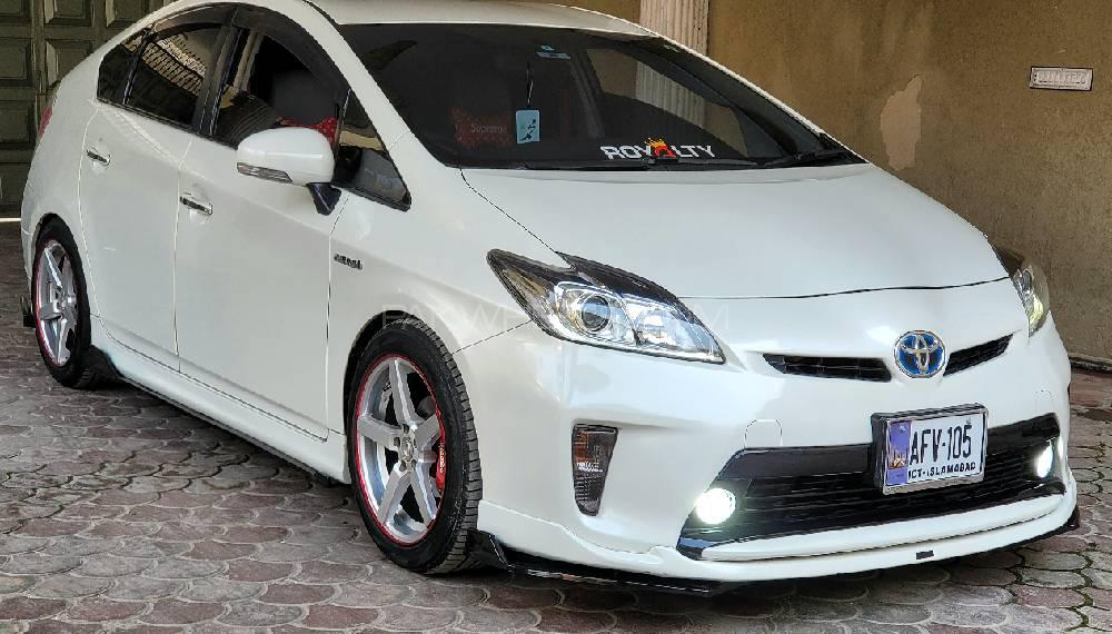 Toyota Prius 2014 for Sale in Peshawar Toyota Prius 2014 for Sale in Peshawar Image-6