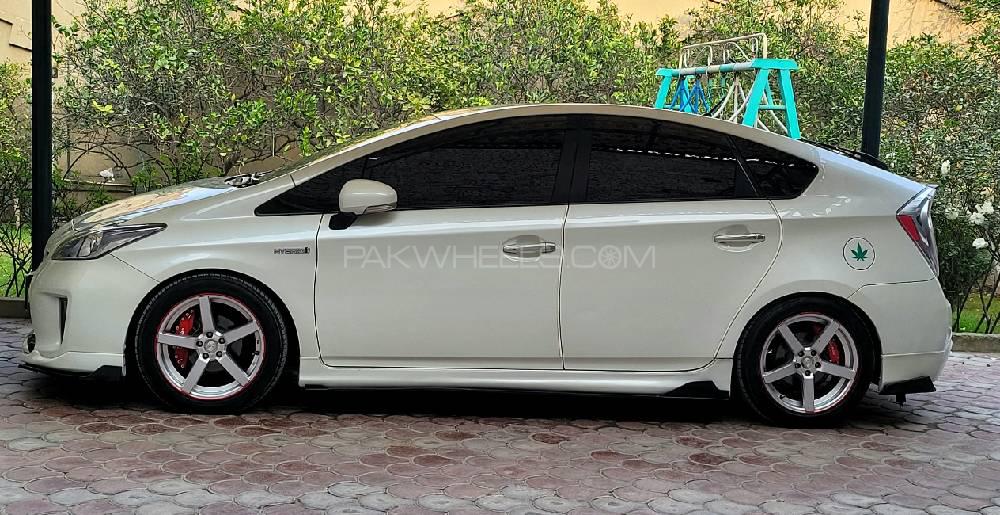 Toyota Prius 2014 for Sale in Peshawar Toyota Prius 2014 for Sale in Peshawar Image-4