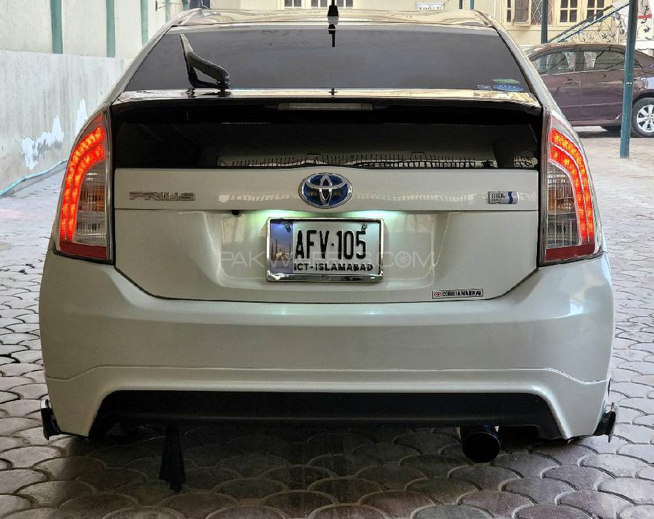 Toyota Prius 2014 for Sale in Peshawar Toyota Prius 2014 for Sale in Peshawar Image-15