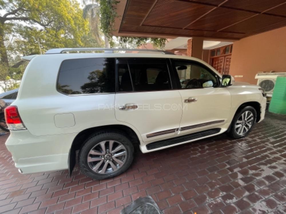 ٹویوٹا لینڈ کروزر 2012 for Sale in لاہور ٹویوٹا لینڈ کروزر 2012 for Sale in لاہور Image-4