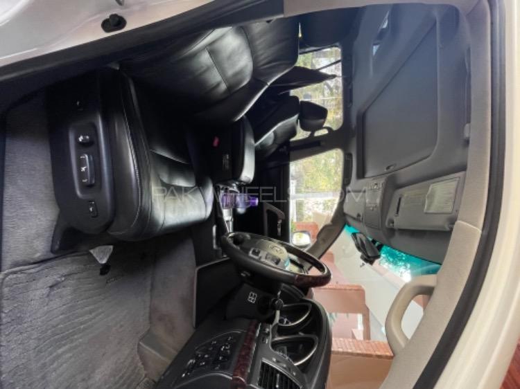 ٹویوٹا لینڈ کروزر 2012 for Sale in لاہور ٹویوٹا لینڈ کروزر 2012 for Sale in لاہور Image-8