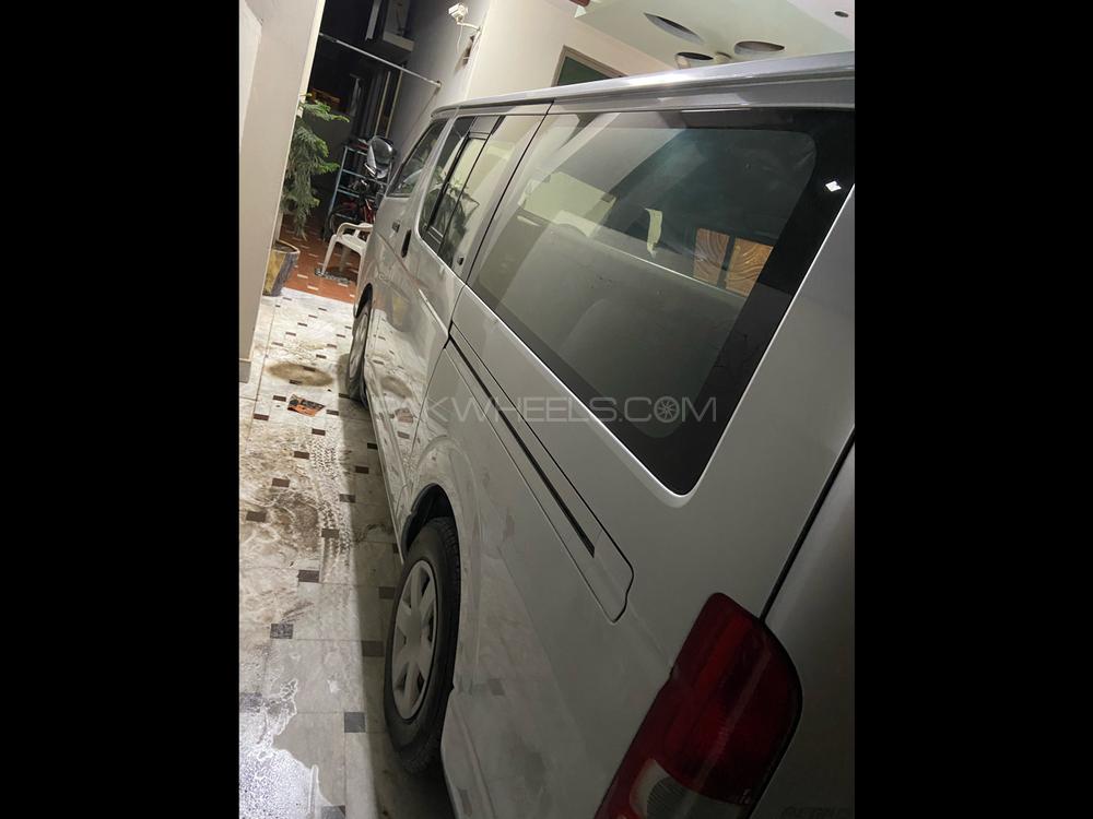 Toyota Hiace 2006 for Sale in Lahore Toyota Hiace 2006 for Sale in Lahore Image-3