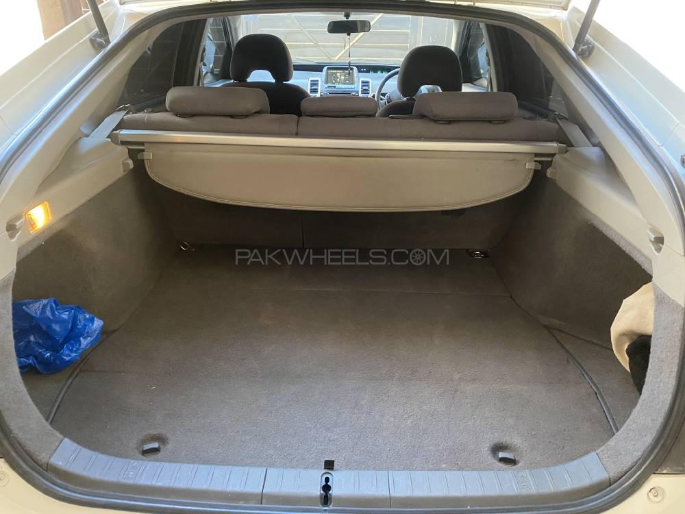 Toyota Prius 2011 for Sale in Peshawar Toyota Prius 2011 for Sale in Peshawar Image-11