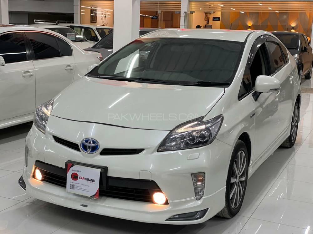 Toyota Prius 2015 for Sale in Peshawar Toyota Prius 2015 for Sale in Peshawar Image-3