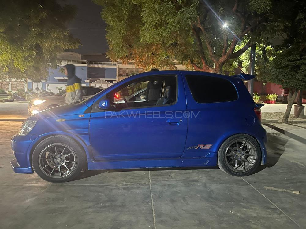 Toyota Vitz - 2004  Toyota Vitz - 2004  Image-12