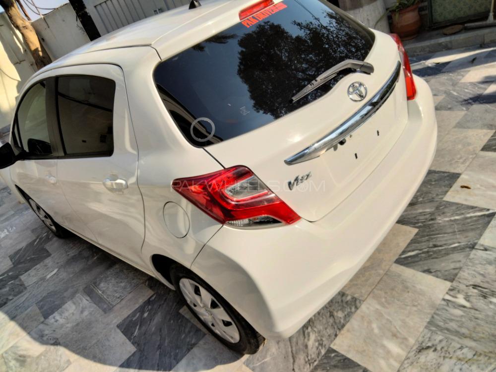 Toyota Vitz 2017 for Sale in Sialkot Image-1