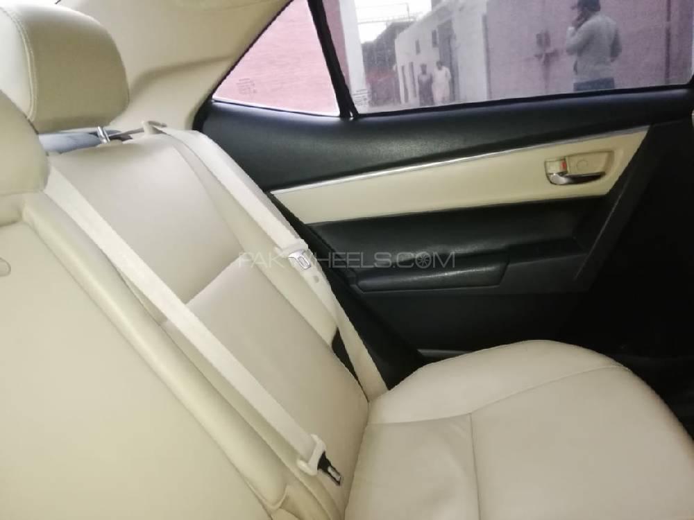 Toyota Corolla 2014 for Sale in Peshawar Toyota Corolla 2014 for Sale in Peshawar Image-6