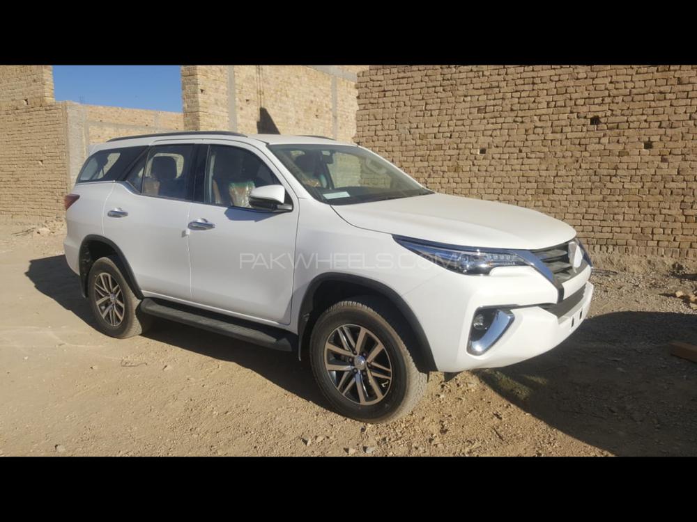 Toyota Fortuner 2021 for Sale in Karachi Image-1