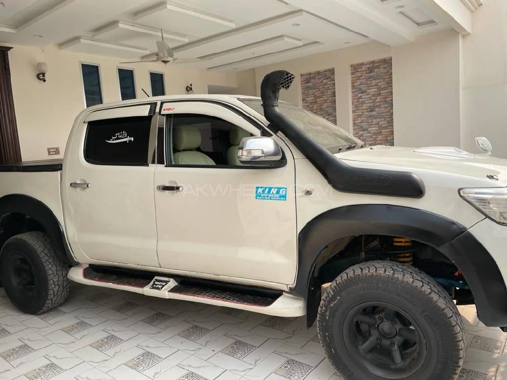 Toyota Hilux 2013 for Sale in Multan Toyota Hilux 2013 for Sale in Multan Image-3