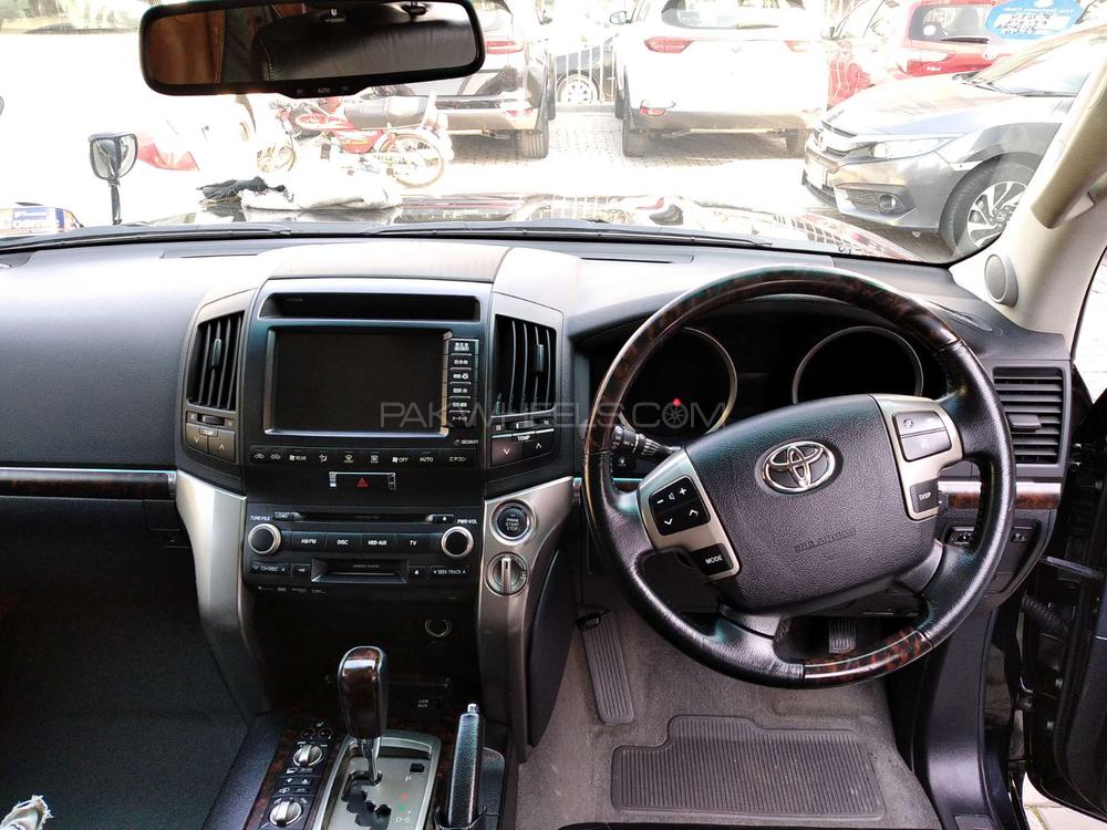 Toyota Land Cruiser 2011 for Sale in Lahore Toyota Land Cruiser 2011 for Sale in Lahore Image-6