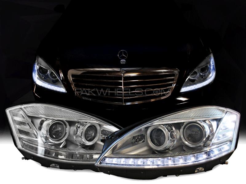 Mercedes Benz W221 S Class Headlights Image-1