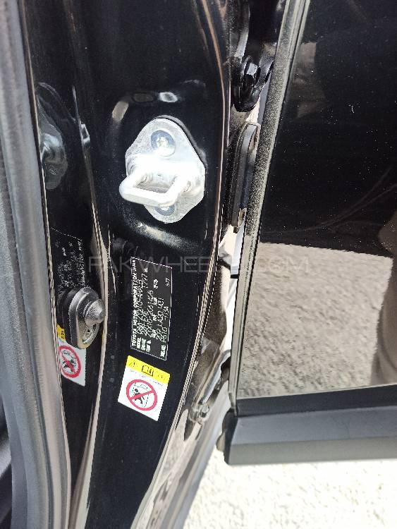 Toyota C-HR 2017 for Sale in Islamabad Toyota C-HR 2017 for Sale in Islamabad Image-7