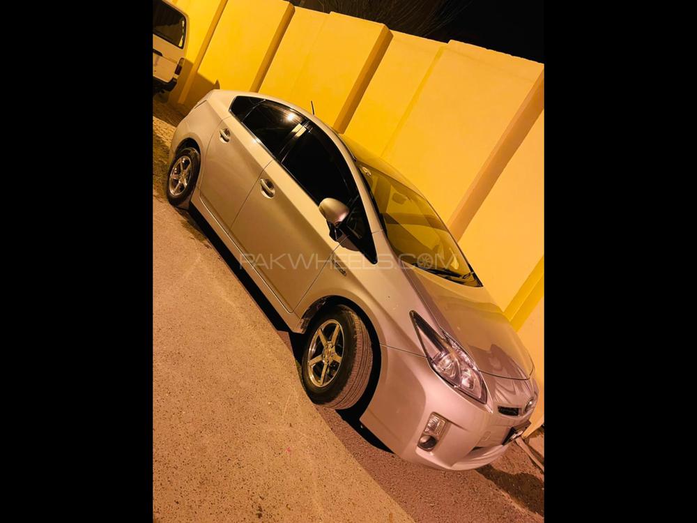 ٹویوٹا پریوس 2010 for Sale in پشاور Image-1