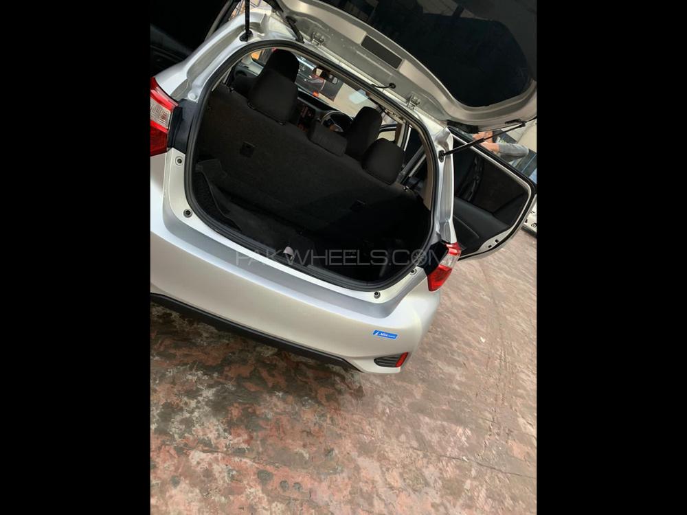 Toyota Vitz 2017 for Sale in Peshawar Toyota Vitz 2017 for Sale in Peshawar Image-4