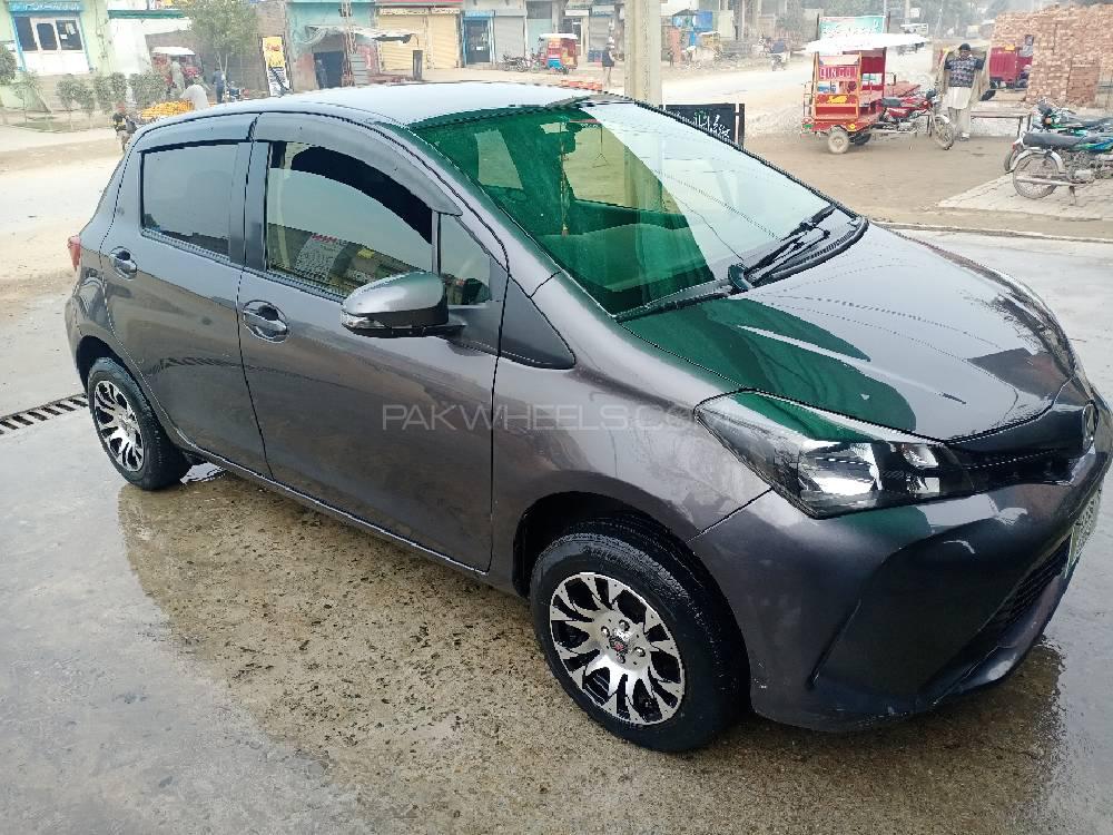 Toyota Vitz 2014 for Sale in Sialkot Toyota Vitz 2014 for Sale in Sialkot Image-12