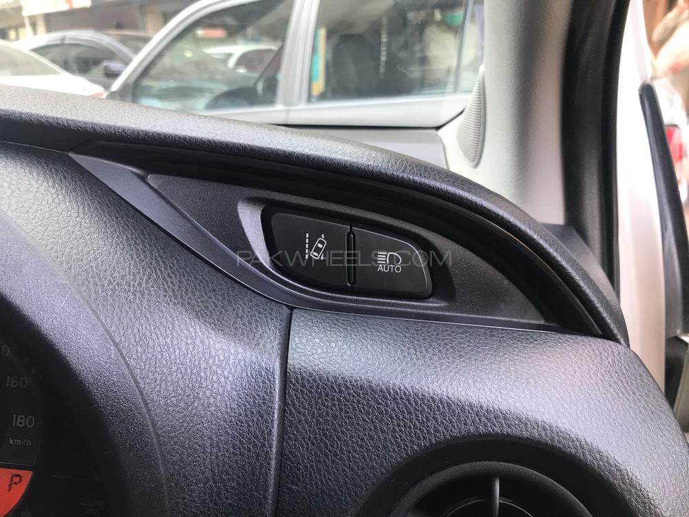 Toyota Vitz 2017 for Sale in Karachi Toyota Vitz 2017 for Sale in Karachi Image-11