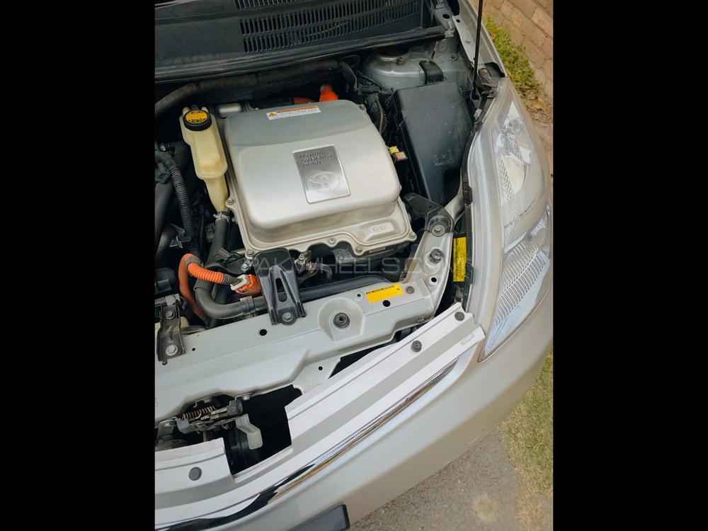 Toyota Prius 2010 for Sale in Peshawar Toyota Prius 2010 for Sale in Peshawar Image-11