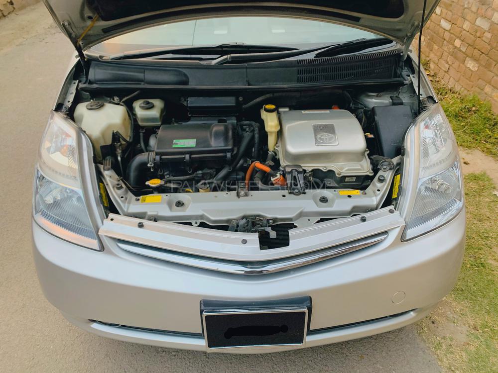 Toyota Prius 2010 for Sale in Peshawar Toyota Prius 2010 for Sale in Peshawar Image-10