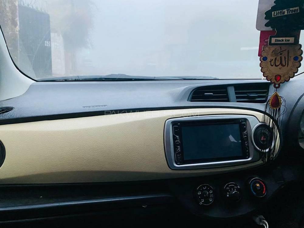 Toyota Vitz 2011 for Sale in Lahore Toyota Vitz 2011 for Sale in Lahore Image-6