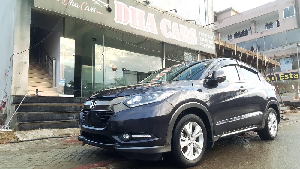 Honda Vezel 2016 for Sale in Islamabad Image-1