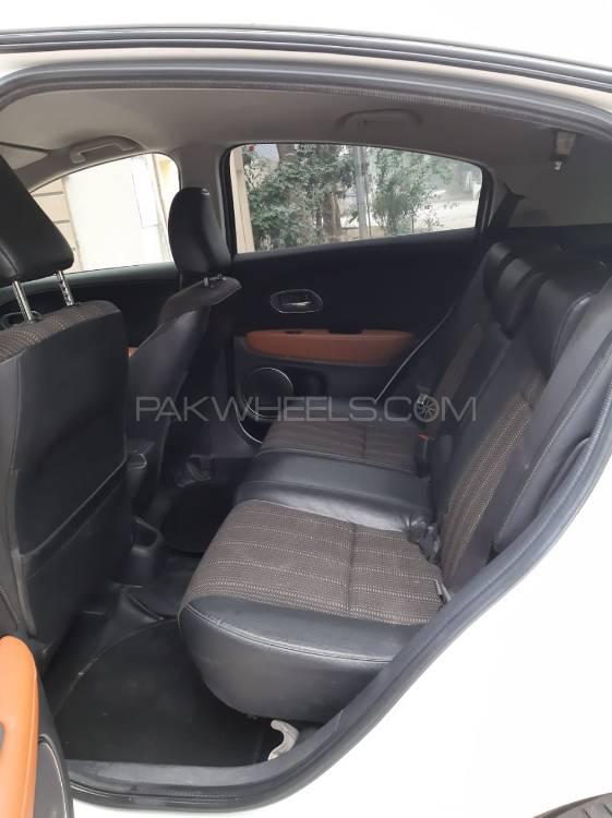 Honda Vezel 2014 for Sale in Lahore Honda Vezel 2014 for Sale in Lahore Image-14