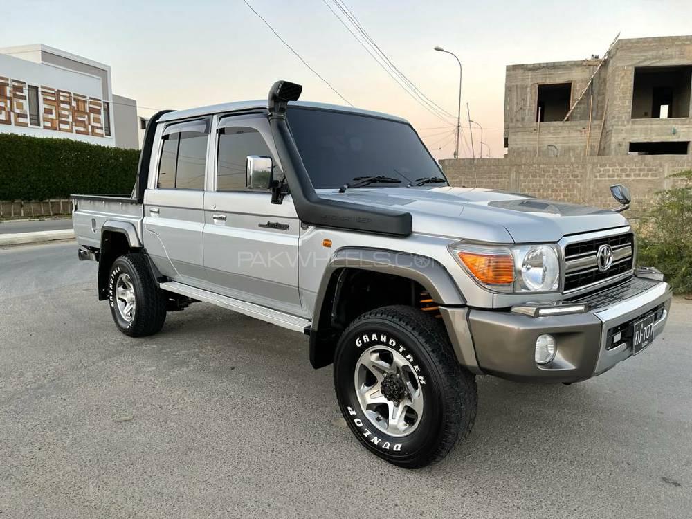 Toyota Land Cruiser 2014 for Sale in Karachi Image-1