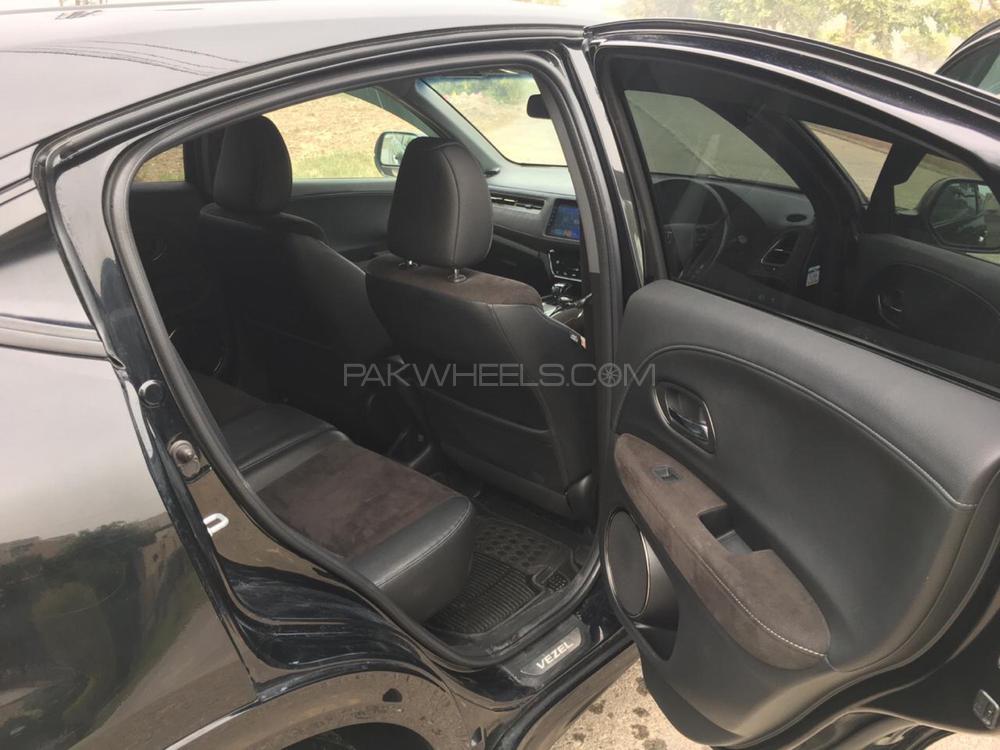 Honda Vezel 2016 for Sale in Lahore Honda Vezel 2016 for Sale in Lahore Image-6