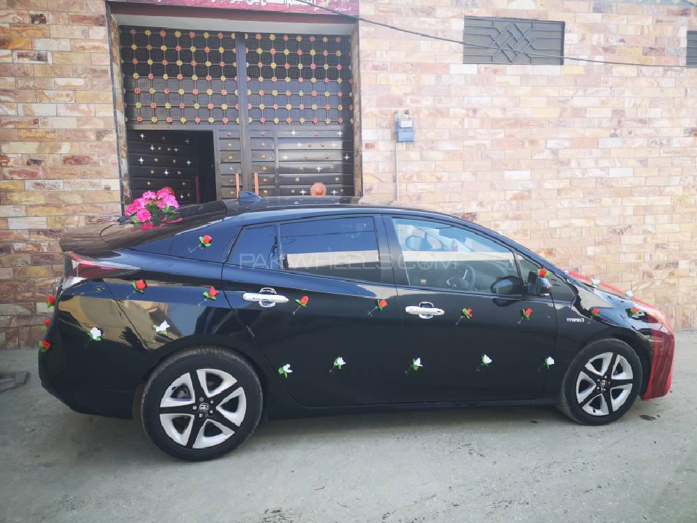 Toyota Prius 2018 for Sale in Attock Toyota Prius 2018 for Sale in Attock Image-3