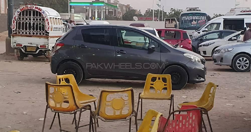 Toyota Vitz 2011 for Sale in Karachi Image-1