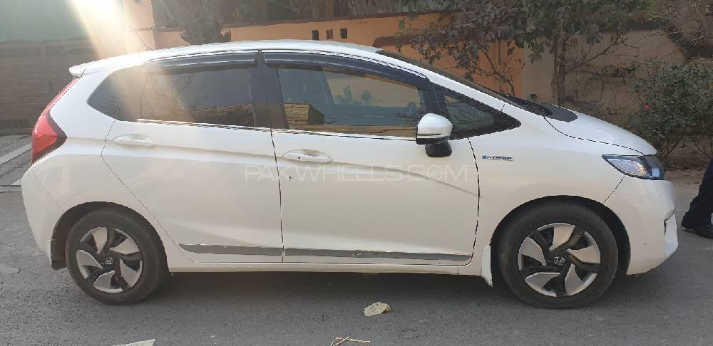 Honda Fit 2015 for Sale in Lahore Honda Fit 2015 for Sale in Lahore Image-9