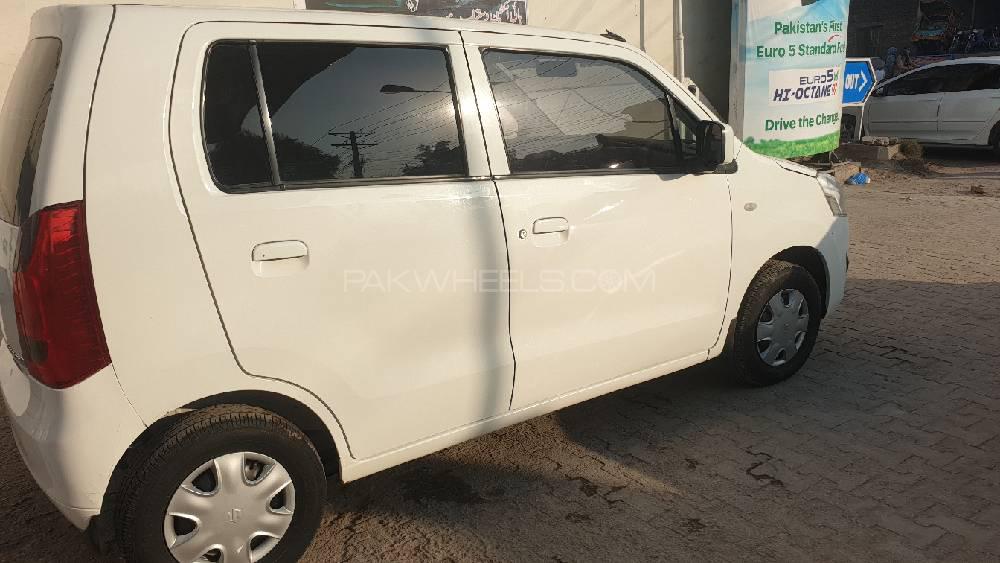 Suzuki Wagon R 2017 for Sale in Rahim Yar Khan Suzuki Wagon R 2017 for Sale in Rahim Yar Khan Image-3