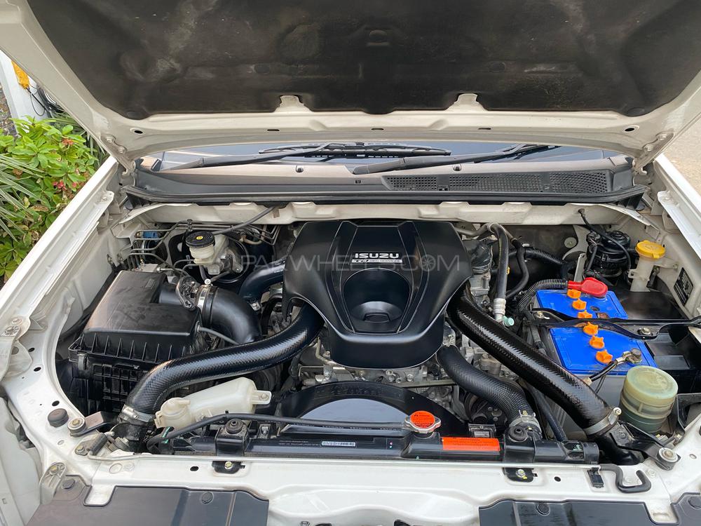 Isuzu D-Max 2019 for Sale in Lahore Isuzu D-Max 2019 for Sale in Lahore Image-6