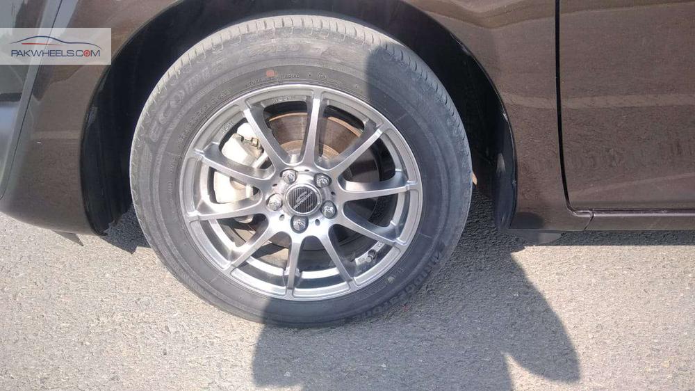 Toyota Sienta 2017 for Sale in Lahore Toyota Sienta 2017 for Sale in Lahore Image-12