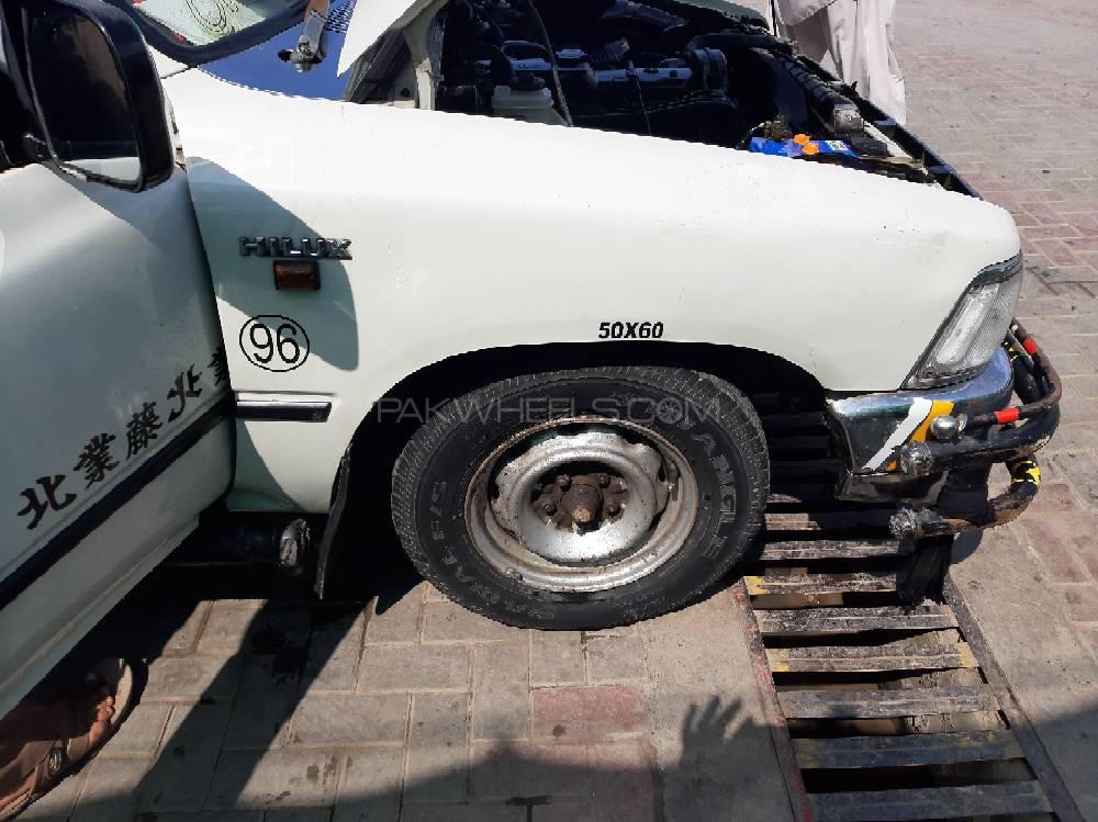 Toyota Pickup 1990 for Sale in Peshawar Toyota Pickup 1990 for Sale in Peshawar Image-4