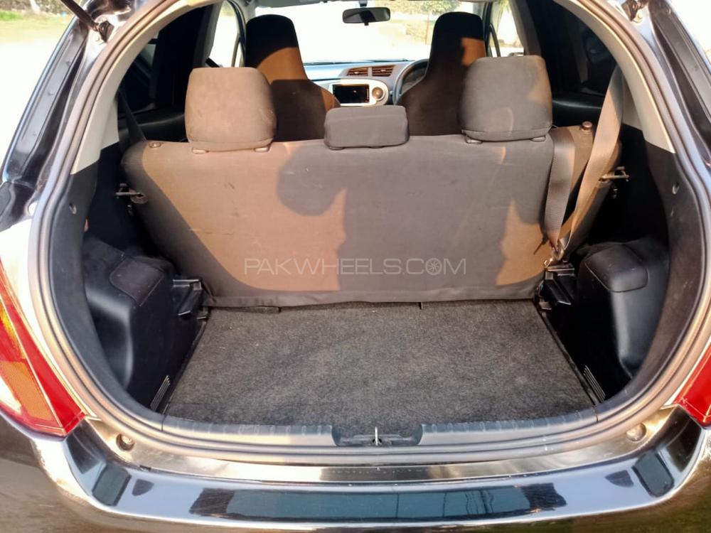 Toyota Vitz 2013 for Sale in Lahore Toyota Vitz 2013 for Sale in Lahore Image-8