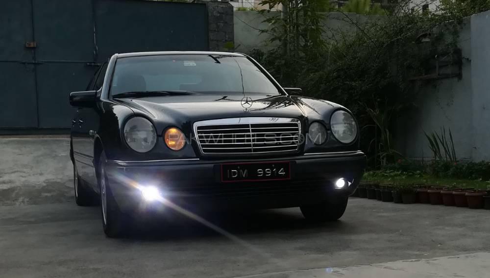 Mercedes Benz E Class - 1998  Image-1