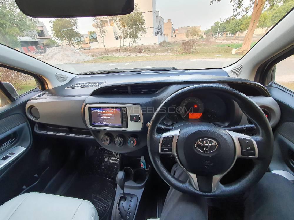 Toyota Vitz 2015 for Sale in Faisalabad Toyota Vitz 2015 for Sale in Faisalabad Image-10