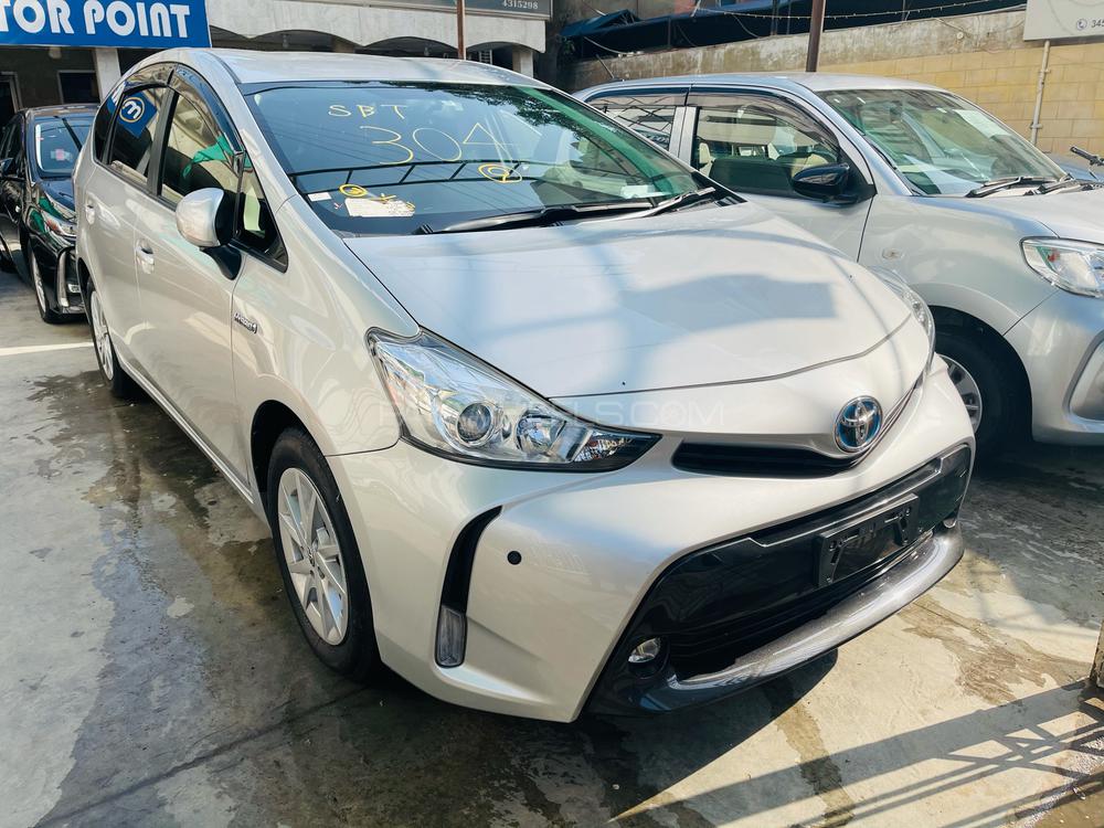 Toyota prius alpha комплектации