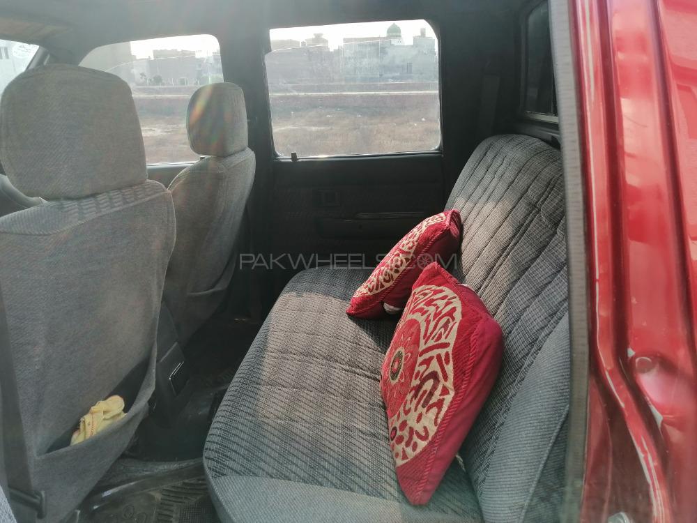 Toyota Hilux 1995 for Sale in Jhang Toyota Hilux 1995 for Sale in Jhang Image-16