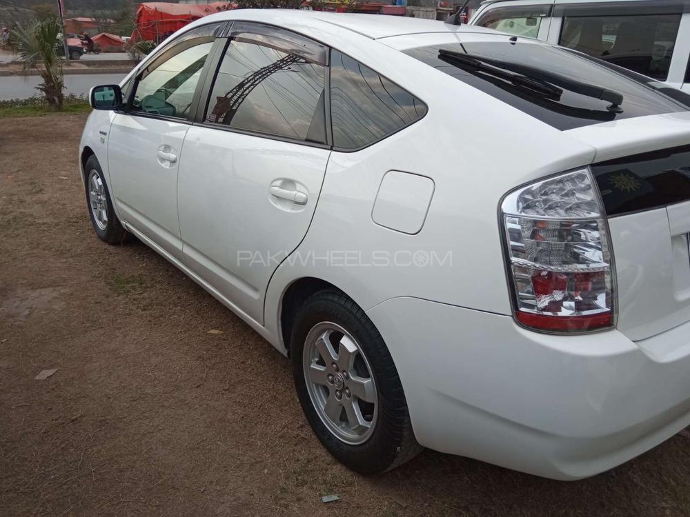 Toyota Prius 2010 for Sale in Rawalpindi Toyota Prius 2010 for Sale in Rawalpindi Image-4