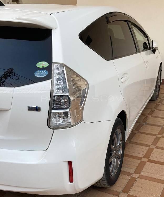 Toyota Prius Alpha G 2013 for sale in Karachi | PakWheels