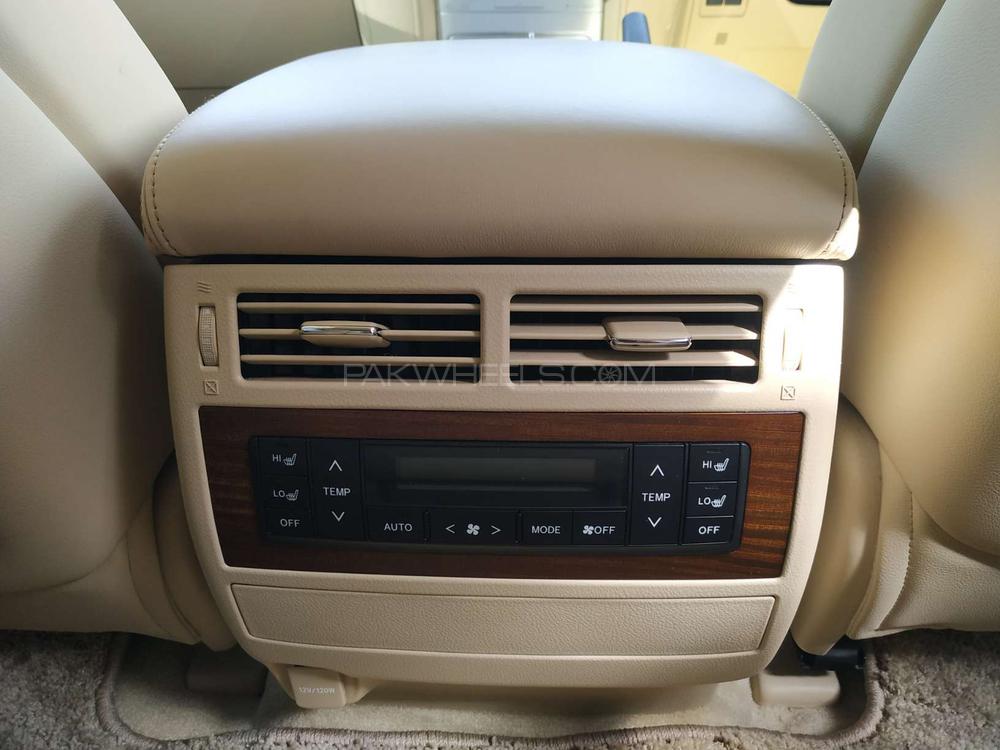 Toyota Land Cruiser 2016 for Sale in Karachi Toyota Land Cruiser 2016 for Sale in Karachi Image-14