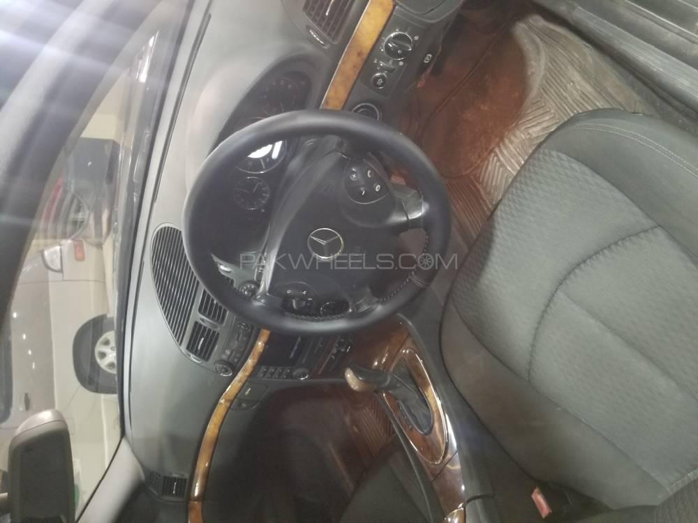 Mercedes Benz E Class 2004 for Sale in Peshawar Mercedes Benz E Class 2004 for Sale in Peshawar Image-7