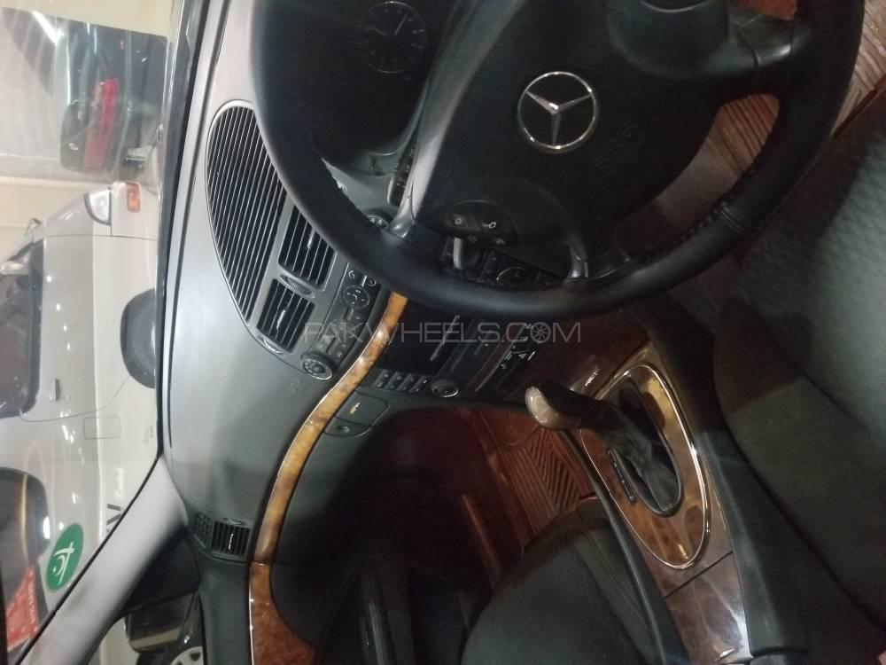 Mercedes Benz E Class 2004 for Sale in Peshawar Mercedes Benz E Class 2004 for Sale in Peshawar Image-15