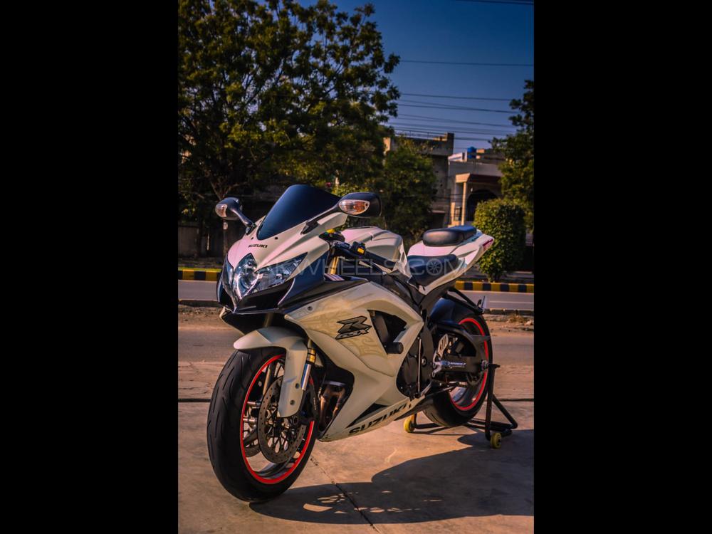 سوزوکی GSX-R600 2009 for Sale سوزوکی GSX-R600 2009 for Sale Image-3
