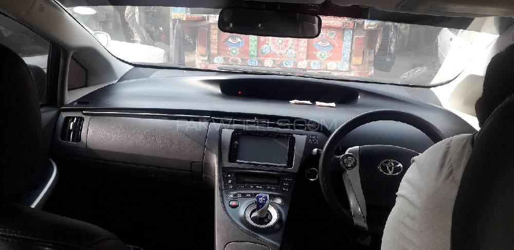 Toyota Prius 2010 for Sale in Peshawar Toyota Prius 2010 for Sale in Peshawar Image-10