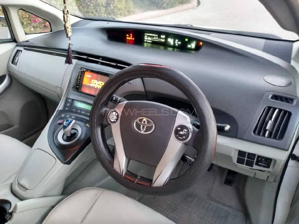 ٹویوٹا پریوس 2010 for Sale in کراچی ٹویوٹا پریوس 2010 for Sale in کراچی Image-18