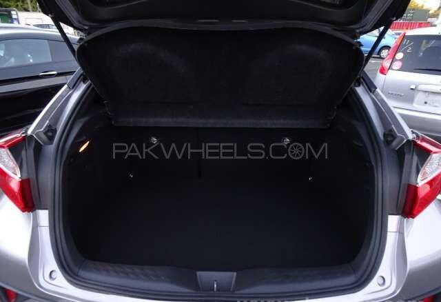 Toyota C-HR 2021 for Sale in Lahore Toyota C-HR 2021 for Sale in Lahore Image-6
